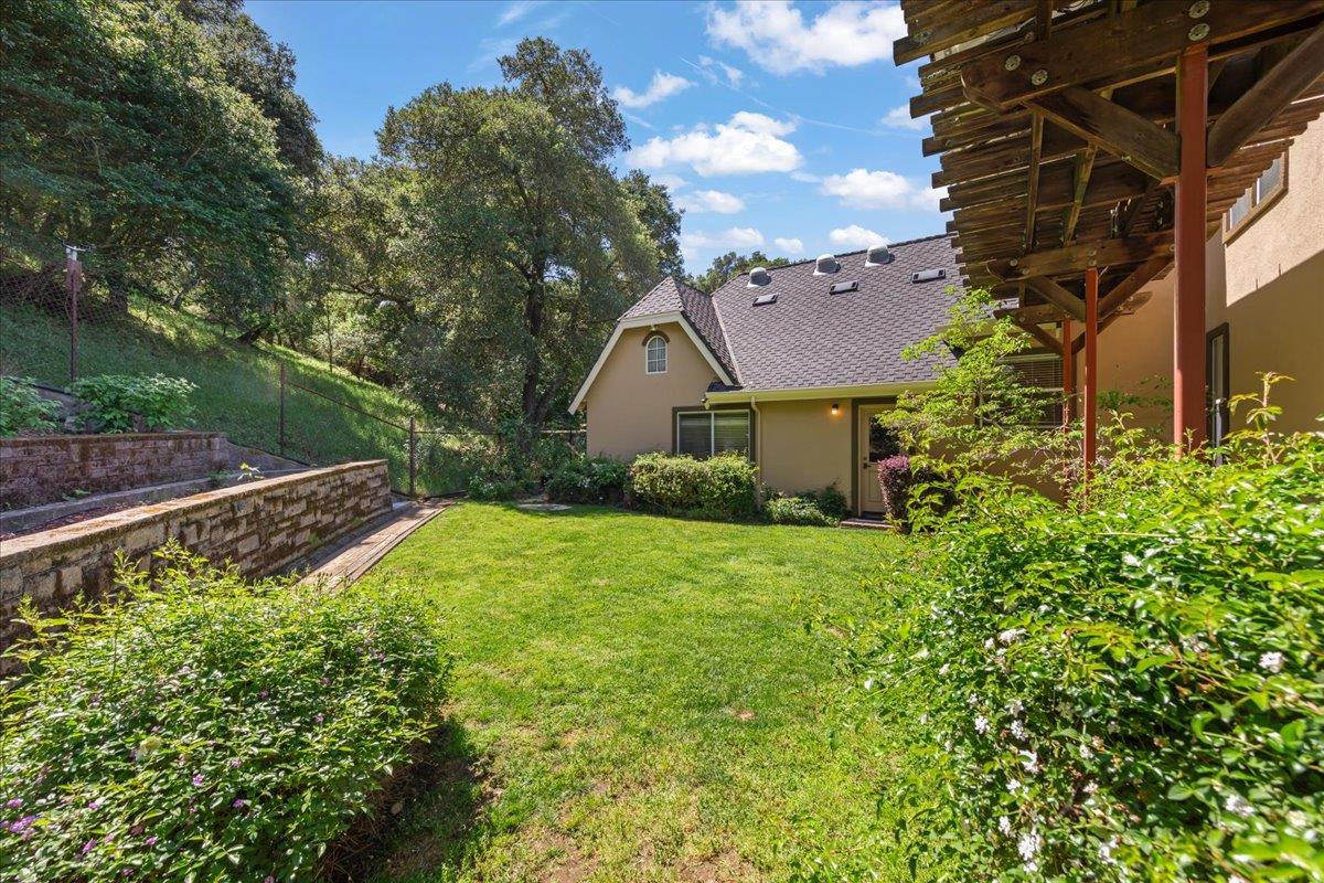 Detail Gallery Image 80 of 109 For 1880 Hollyhock Ln, Gilroy,  CA 95020 - 4 Beds | 3/1 Baths