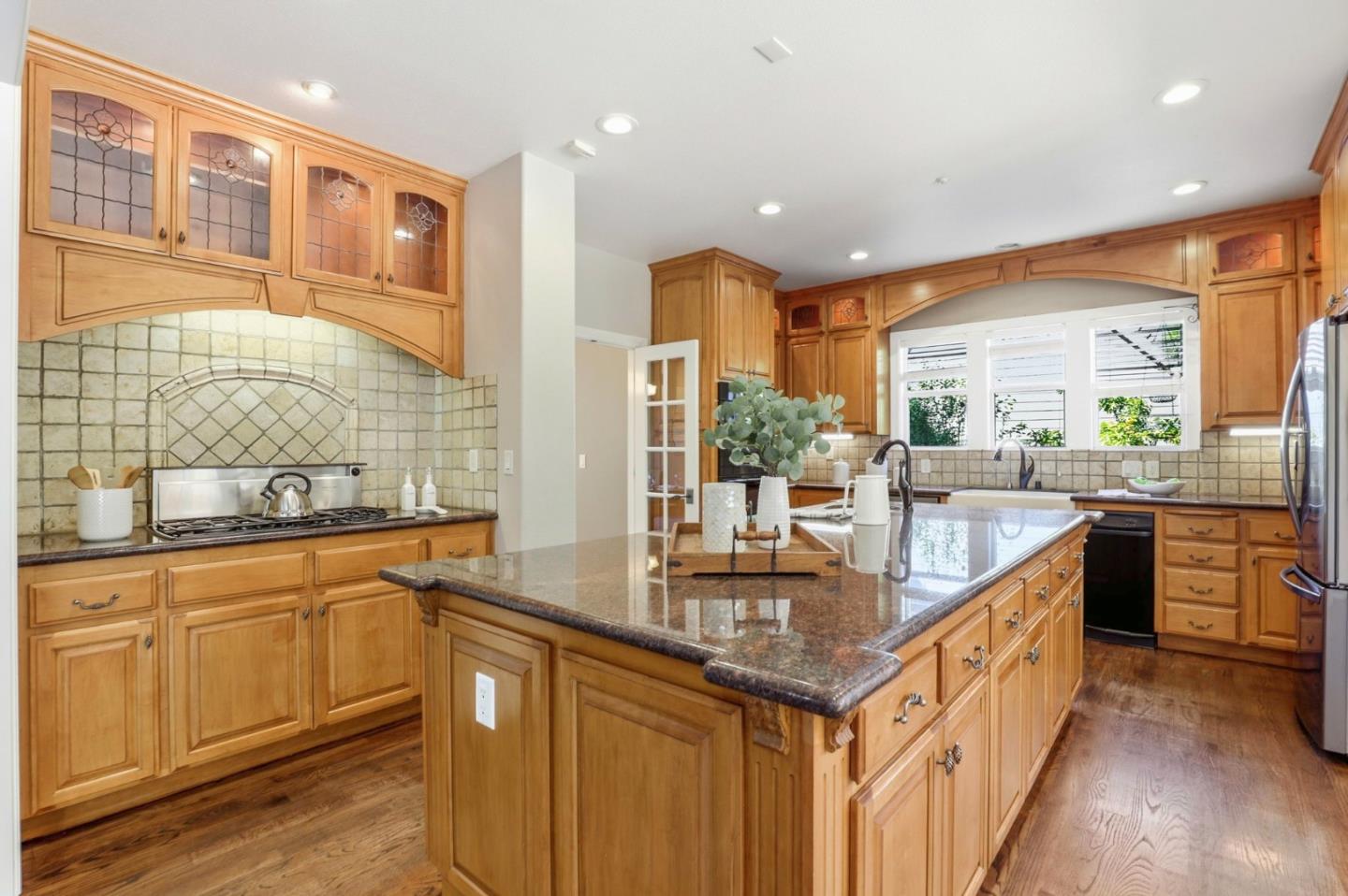 Detail Gallery Image 9 of 109 For 1880 Hollyhock Ln, Gilroy,  CA 95020 - 4 Beds | 3/1 Baths