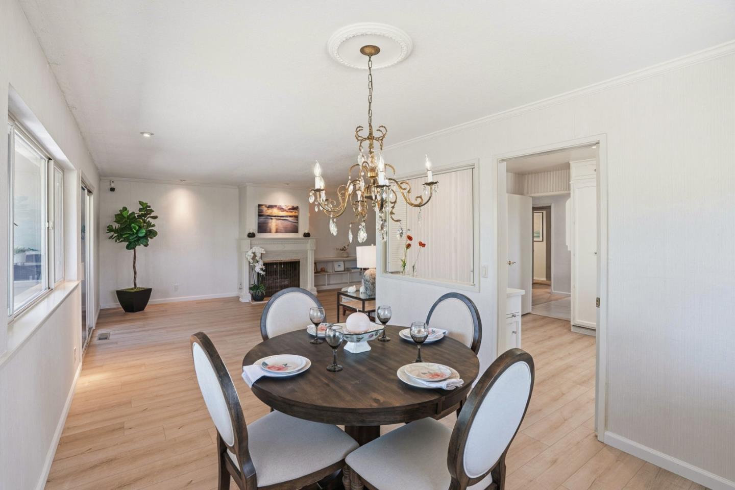 Detail Gallery Image 11 of 57 For 59 Skyline Crest Dr, Monterey,  CA 93940 - 3 Beds | 3 Baths