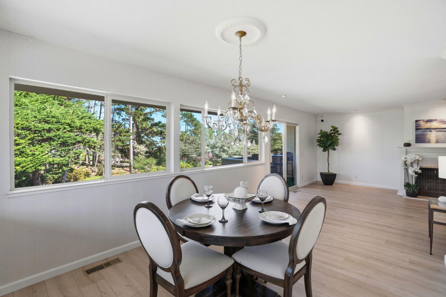 Detail Gallery Image 16 of 57 For 59 Skyline Crest Dr, Monterey,  CA 93940 - 3 Beds | 3 Baths