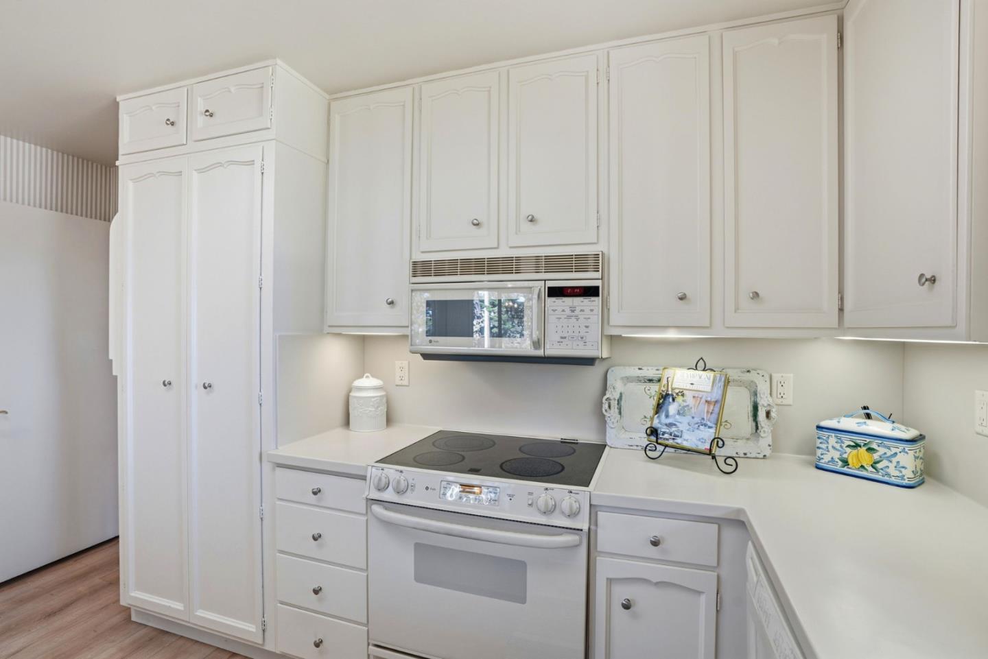 Detail Gallery Image 20 of 57 For 59 Skyline Crest Dr, Monterey,  CA 93940 - 3 Beds | 3 Baths