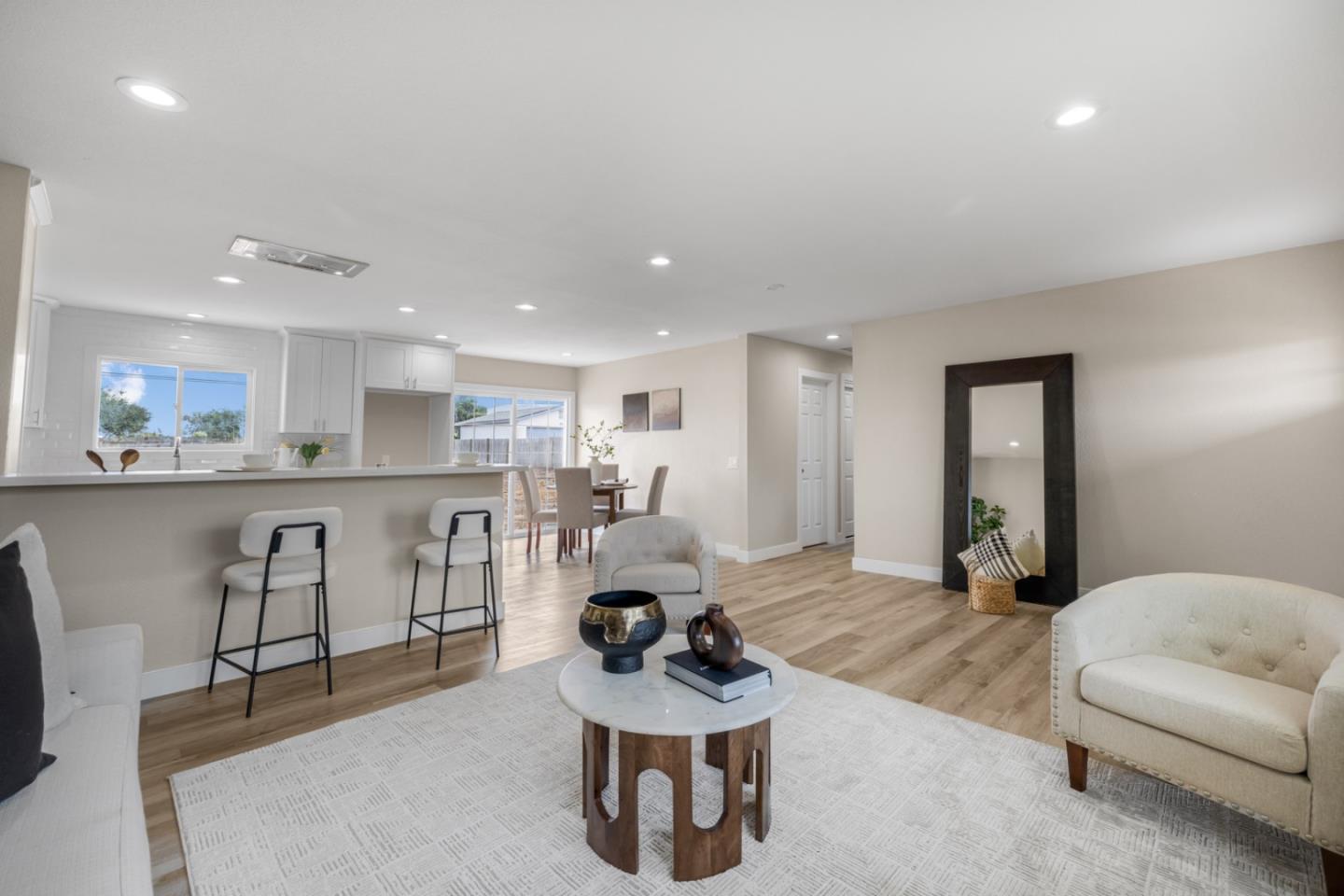 Detail Gallery Image 7 of 28 For 116 Enos Dr, Salinas,  CA 93908 - 3 Beds | 2 Baths