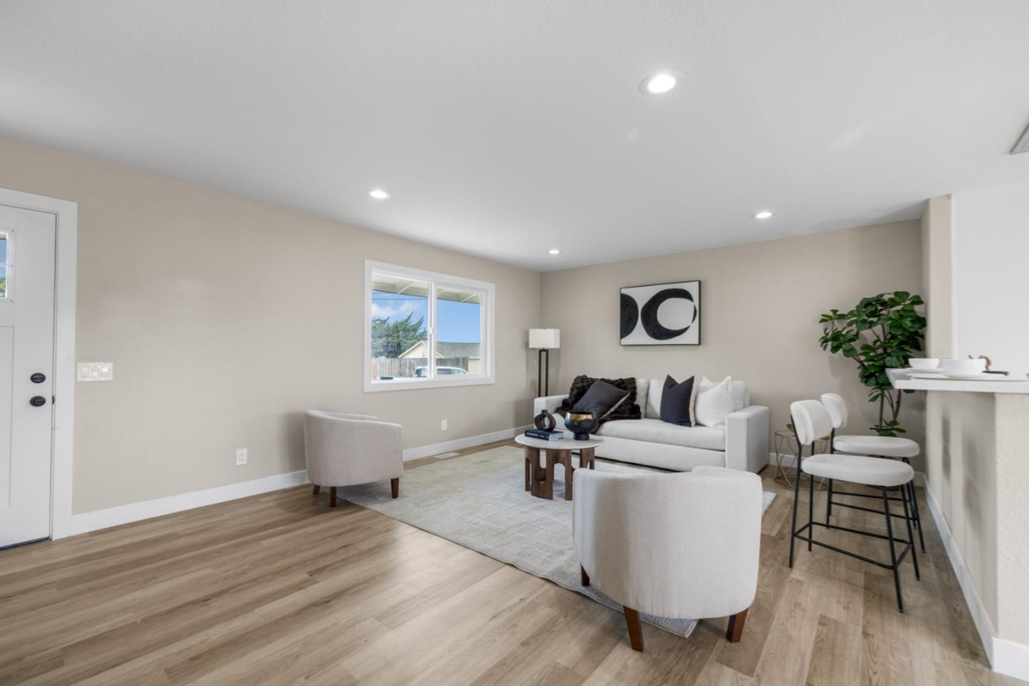 Detail Gallery Image 8 of 28 For 116 Enos Dr, Salinas,  CA 93908 - 3 Beds | 2 Baths