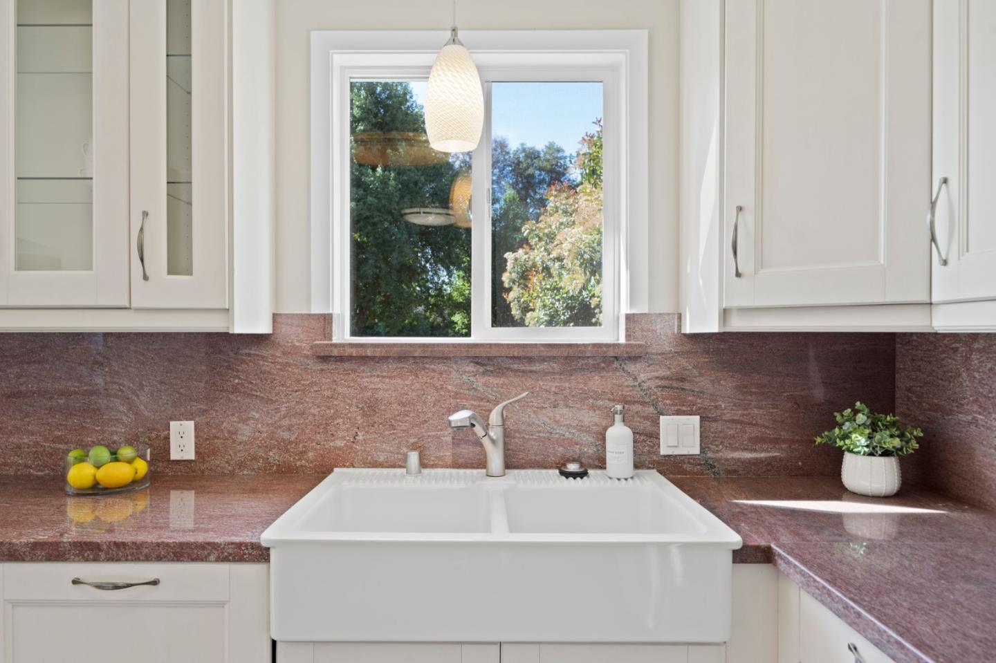 Detail Gallery Image 10 of 33 For 3544 Spring St, Redwood City,  CA 94063 - 2 Beds | 1 Baths