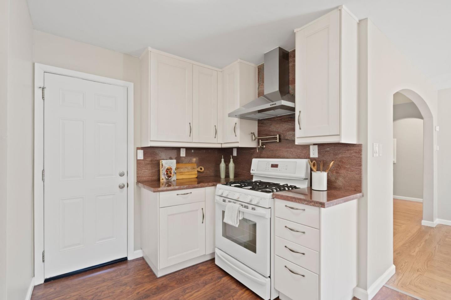 Detail Gallery Image 11 of 33 For 3544 Spring St, Redwood City,  CA 94063 - 2 Beds | 1 Baths