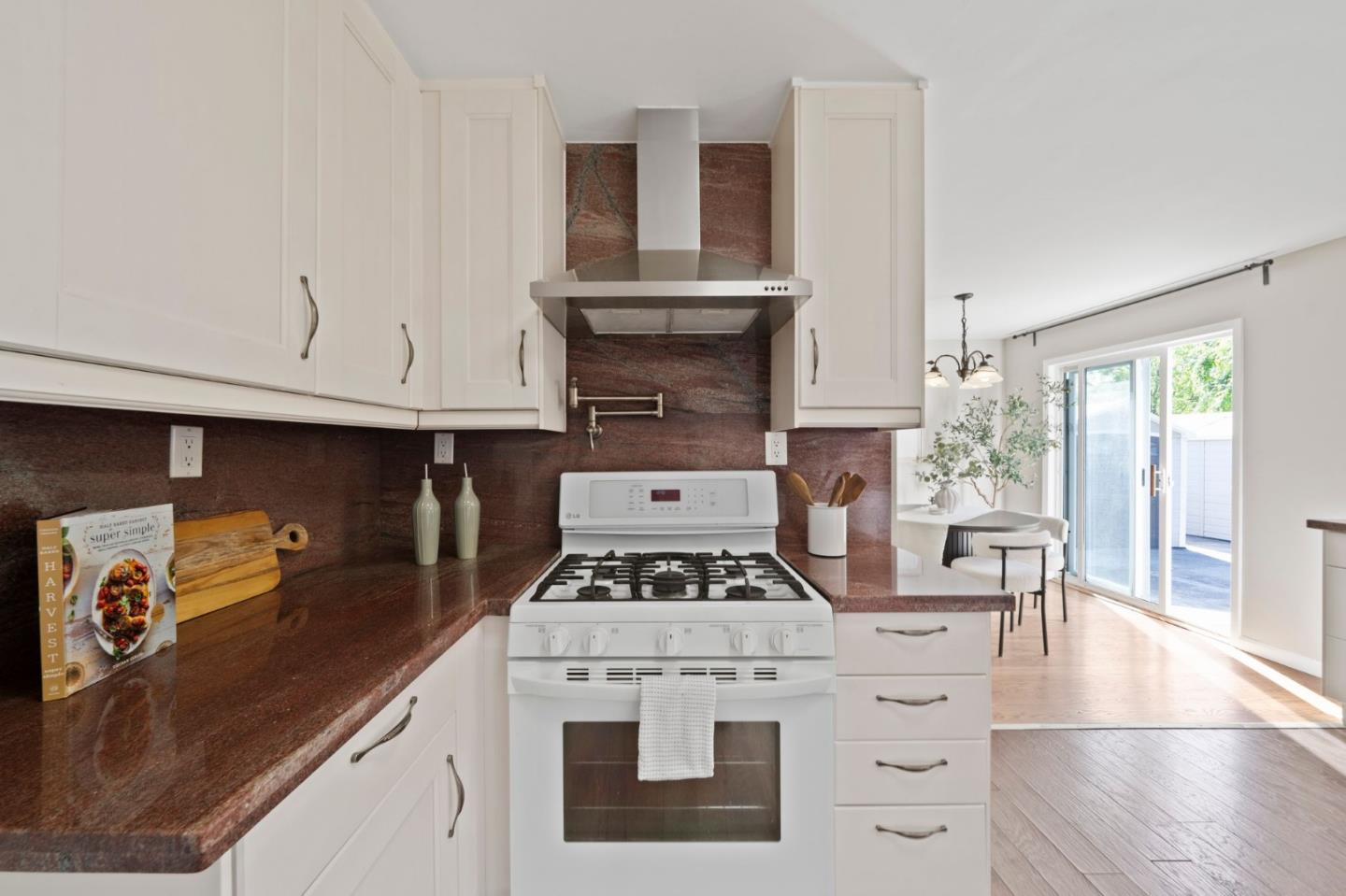 Detail Gallery Image 12 of 33 For 3544 Spring St, Redwood City,  CA 94063 - 2 Beds | 1 Baths