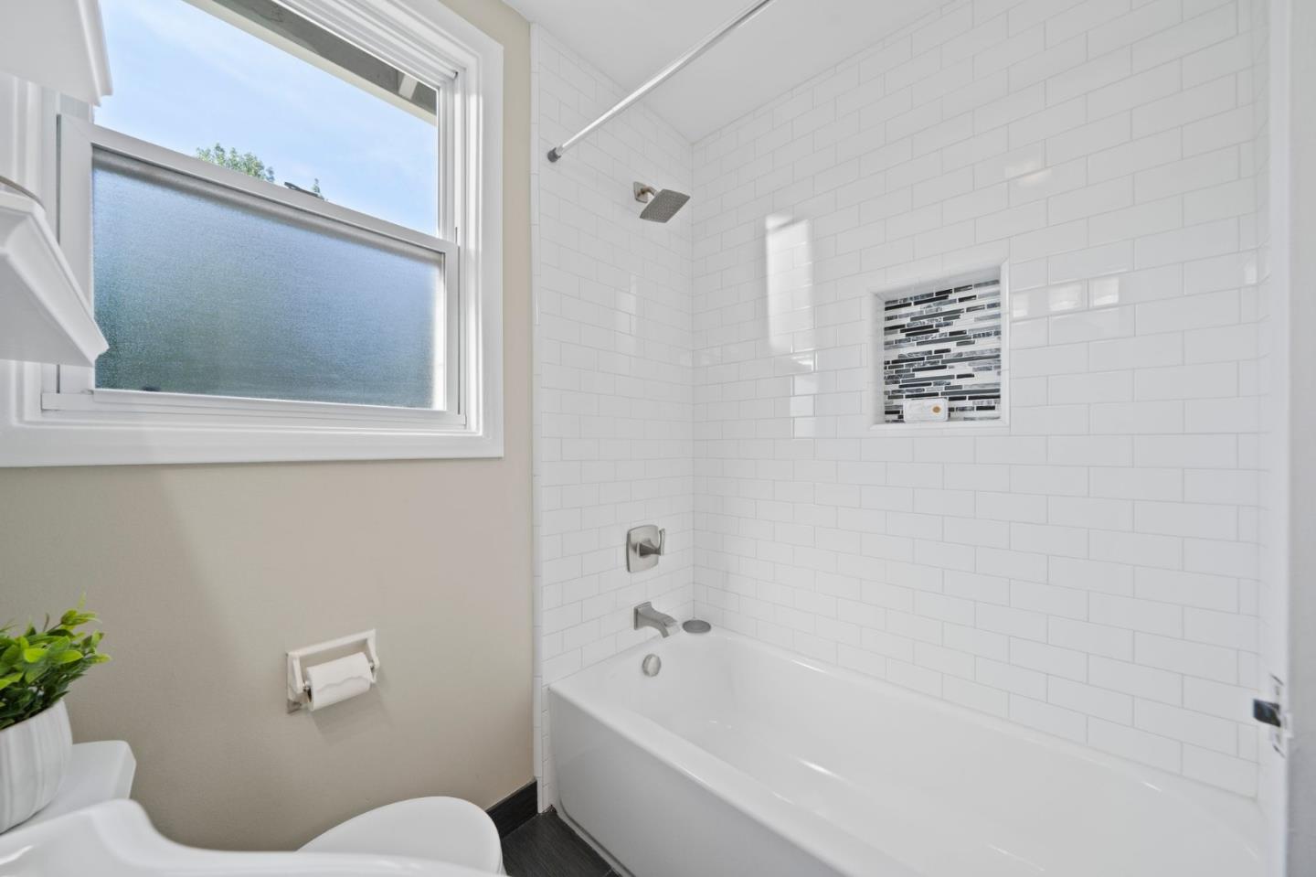 Detail Gallery Image 18 of 33 For 3544 Spring St, Redwood City,  CA 94063 - 2 Beds | 1 Baths