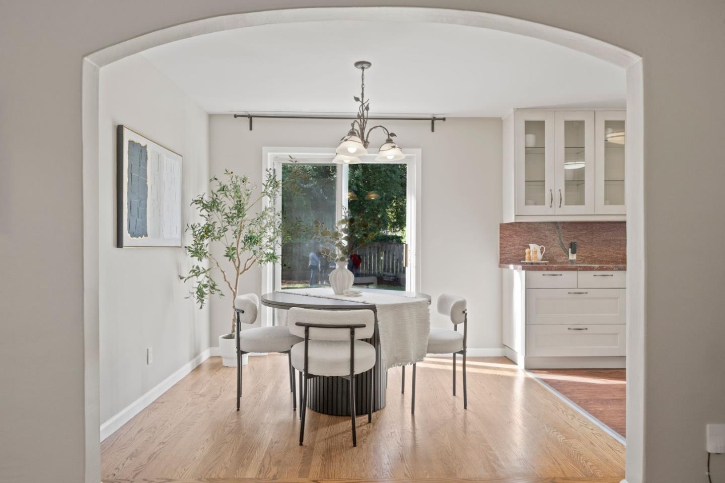 Detail Gallery Image 5 of 33 For 3544 Spring St, Redwood City,  CA 94063 - 2 Beds | 1 Baths