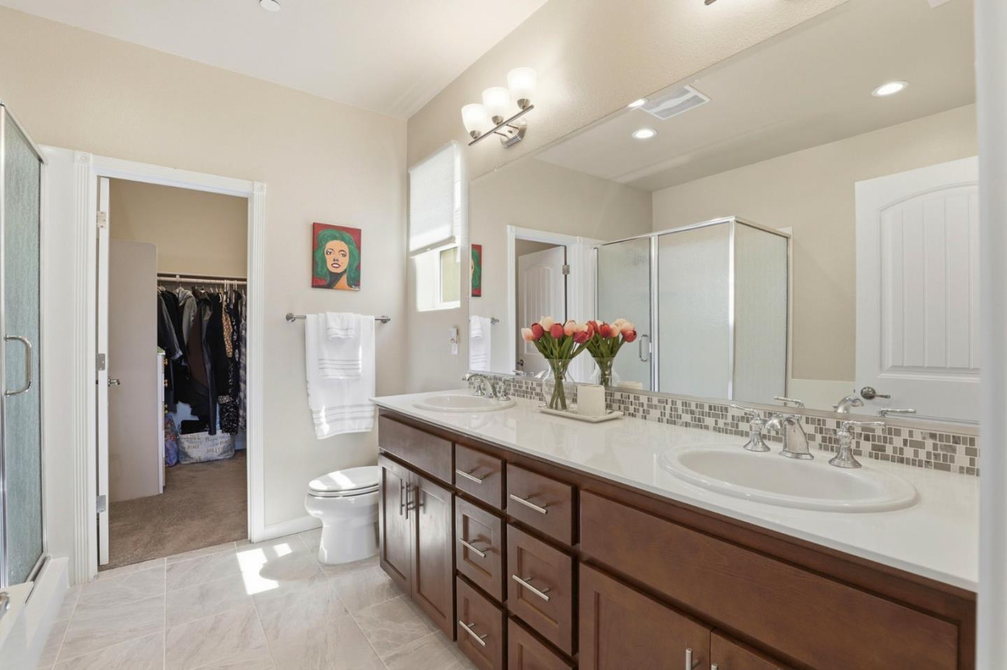 Detail Gallery Image 10 of 19 For 187 Springtime Cir, Hollister,  CA 95023 - 4 Beds | 2/1 Baths