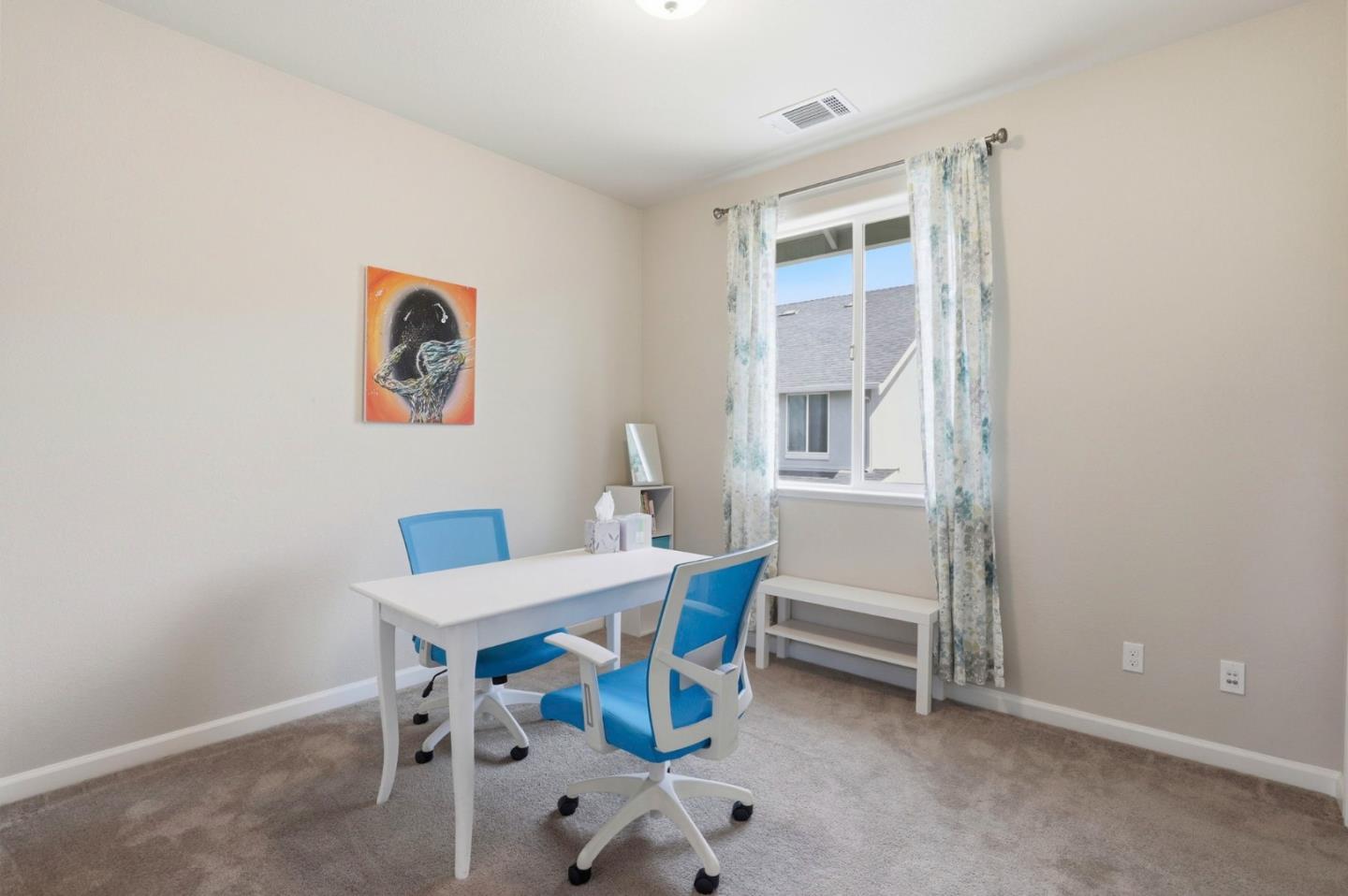 Detail Gallery Image 12 of 19 For 187 Springtime Cir, Hollister,  CA 95023 - 4 Beds | 2/1 Baths