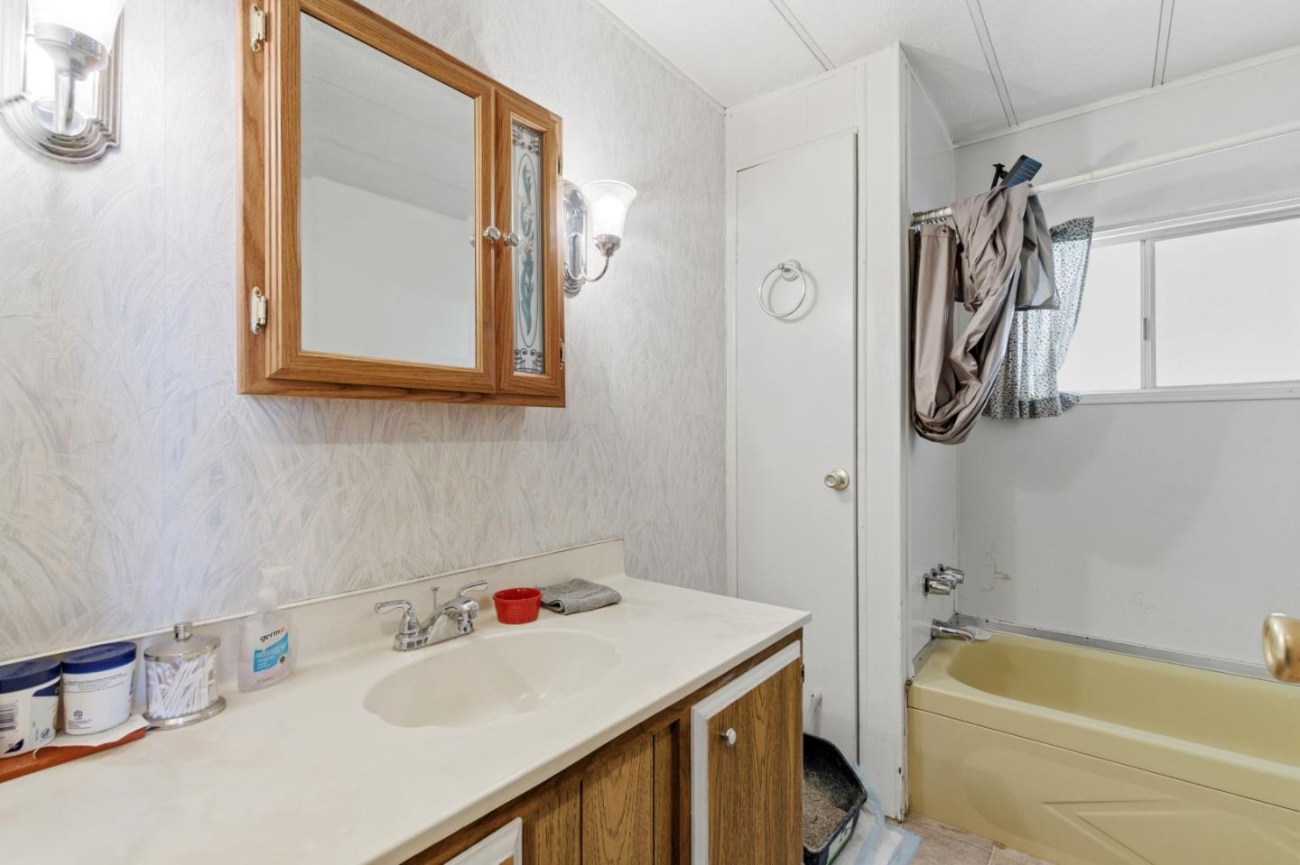Detail Gallery Image 14 of 27 For 150 Kern St #29,  Salinas,  CA 93905 - 2 Beds | 2 Baths