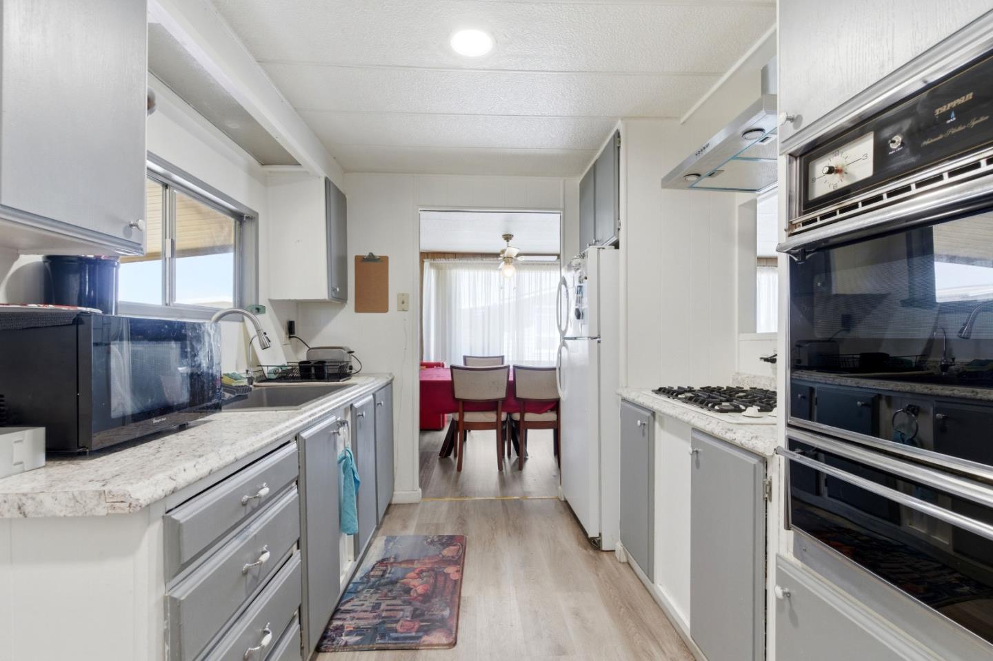 Detail Gallery Image 4 of 27 For 150 Kern St #29,  Salinas,  CA 93905 - 2 Beds | 2 Baths