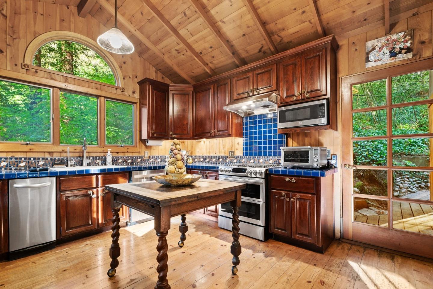 Detail Gallery Image 18 of 74 For 15101 Two Bar Rd, Boulder Creek,  CA 95006 - 2 Beds | 1 Baths