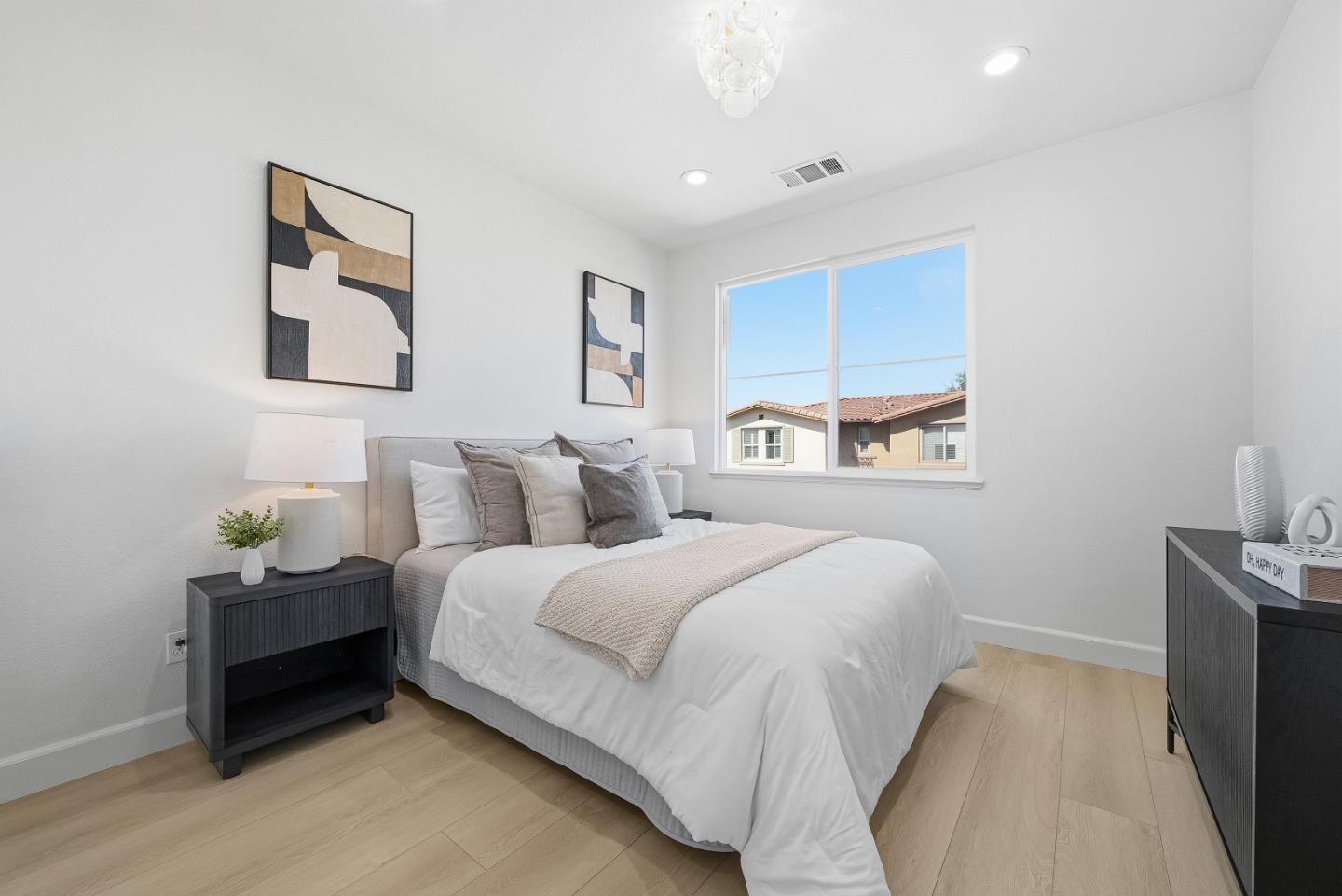 Detail Gallery Image 13 of 34 For 321 Santa Diana Ter, Sunnyvale,  CA 94085 - 3 Beds | 2/1 Baths