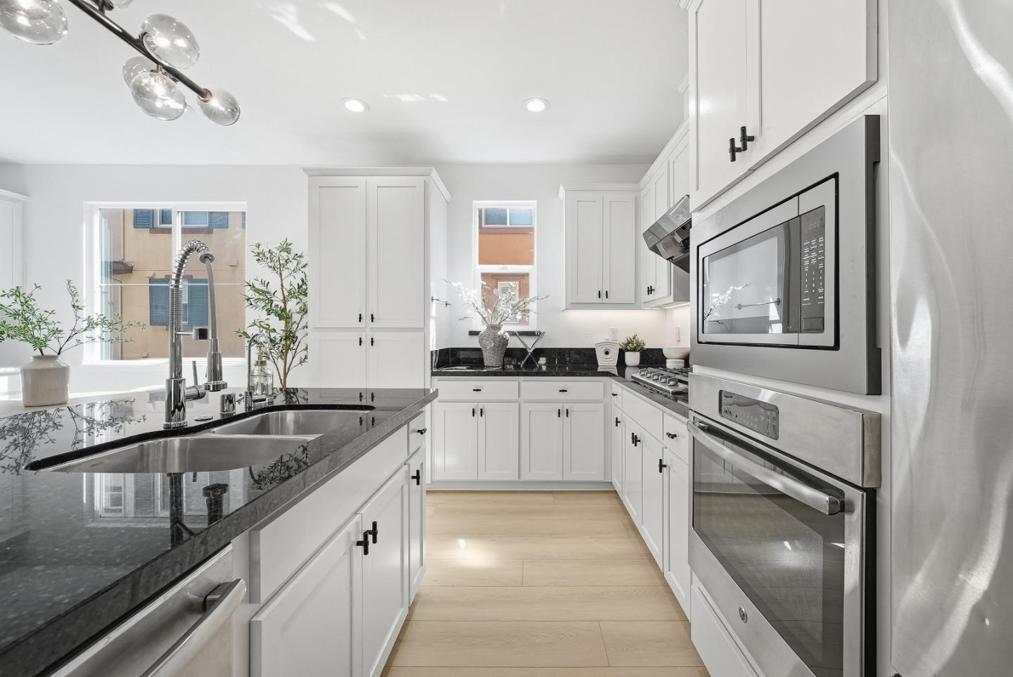 Detail Gallery Image 7 of 34 For 321 Santa Diana Ter, Sunnyvale,  CA 94085 - 3 Beds | 2/1 Baths