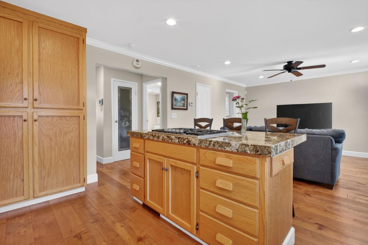 Detail Gallery Image 15 of 53 For 575 S O St, Livermore,  CA 94550 - 4 Beds | 2/1 Baths