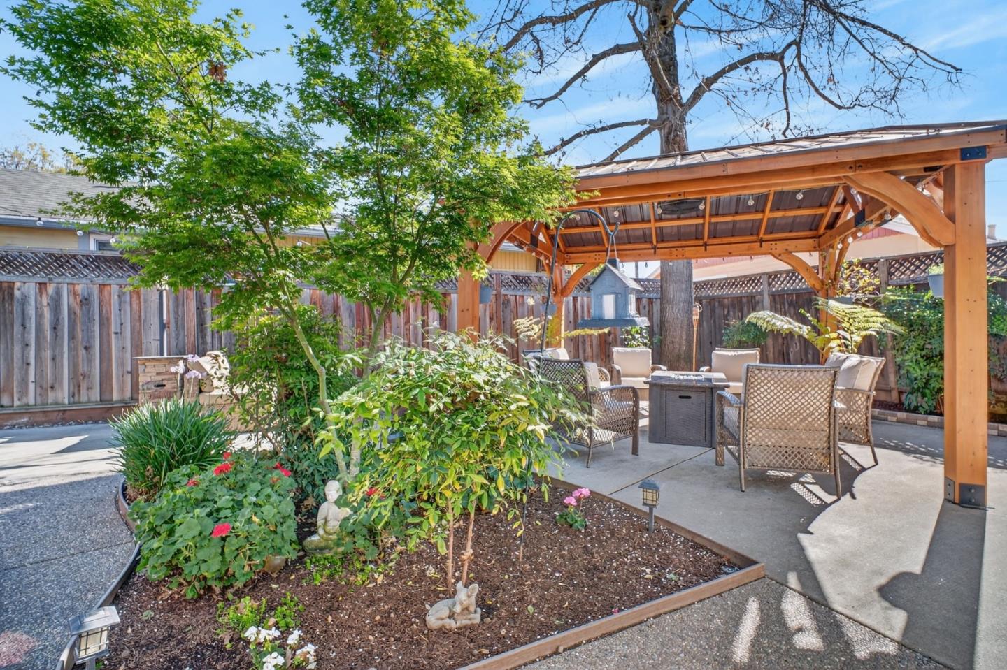 Detail Gallery Image 35 of 53 For 575 S O St, Livermore,  CA 94550 - 4 Beds | 2/1 Baths