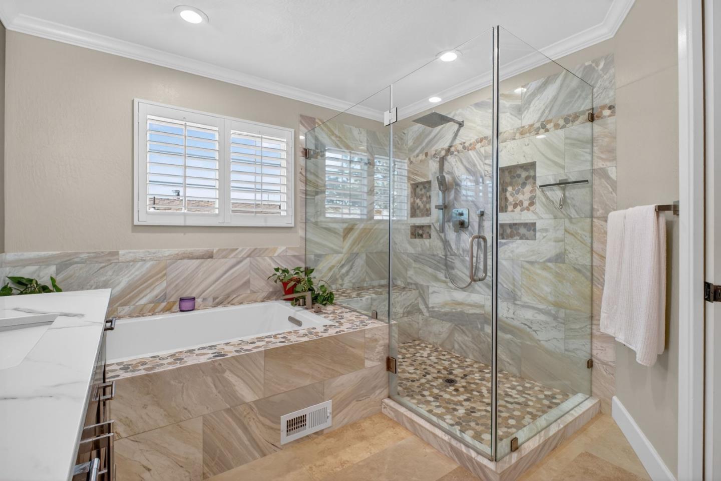 Detail Gallery Image 4 of 53 For 575 S O St, Livermore,  CA 94550 - 4 Beds | 2/1 Baths