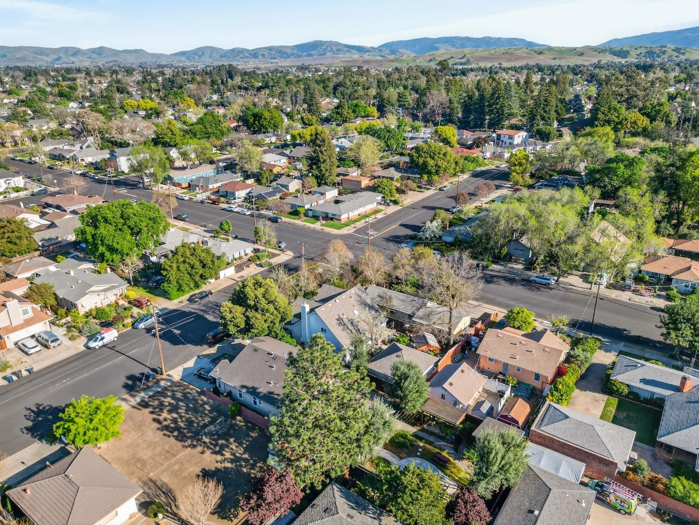 Detail Gallery Image 48 of 53 For 575 S O St, Livermore,  CA 94550 - 4 Beds | 2/1 Baths