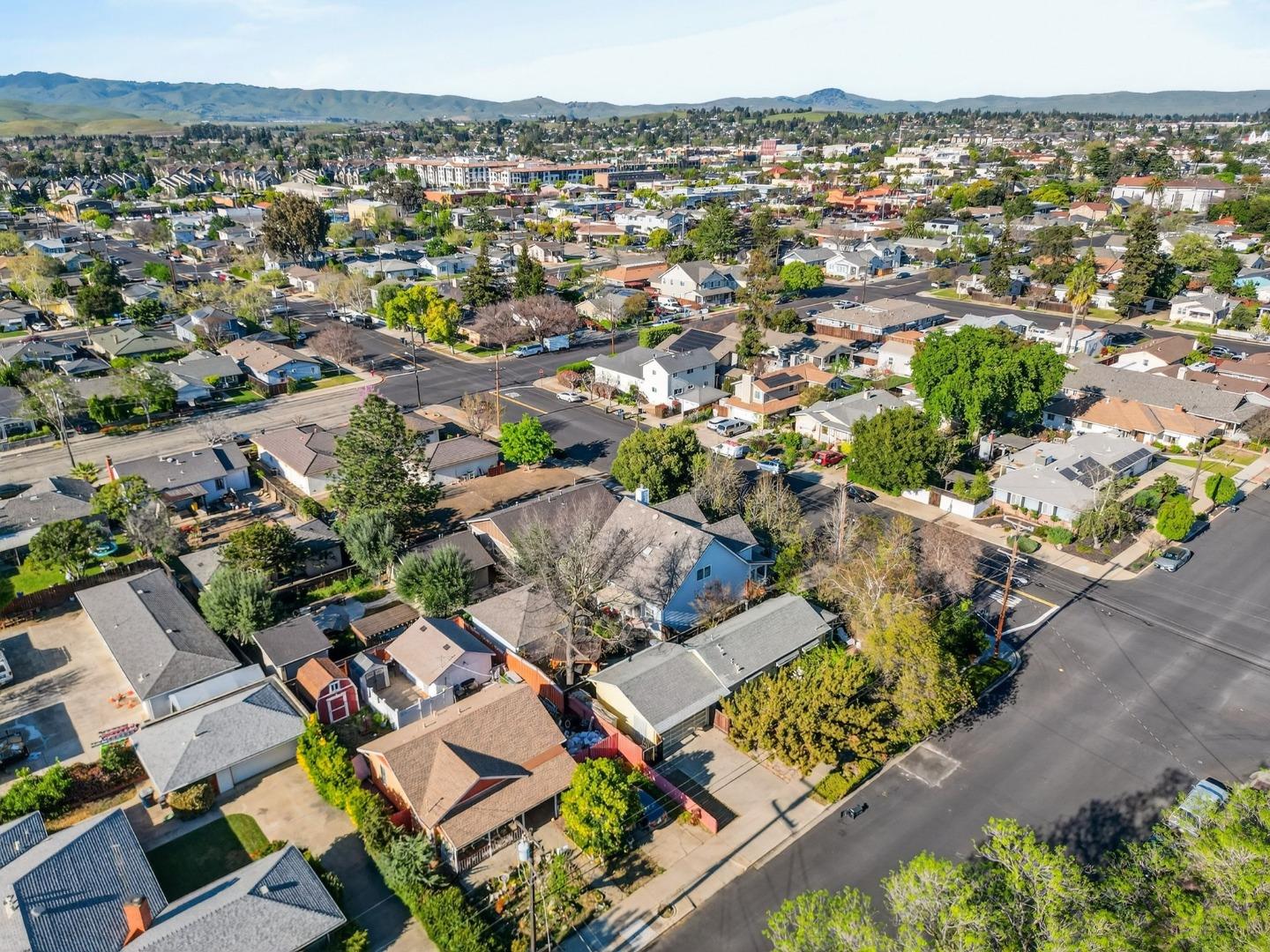 Detail Gallery Image 50 of 53 For 575 S O St, Livermore,  CA 94550 - 4 Beds | 2/1 Baths