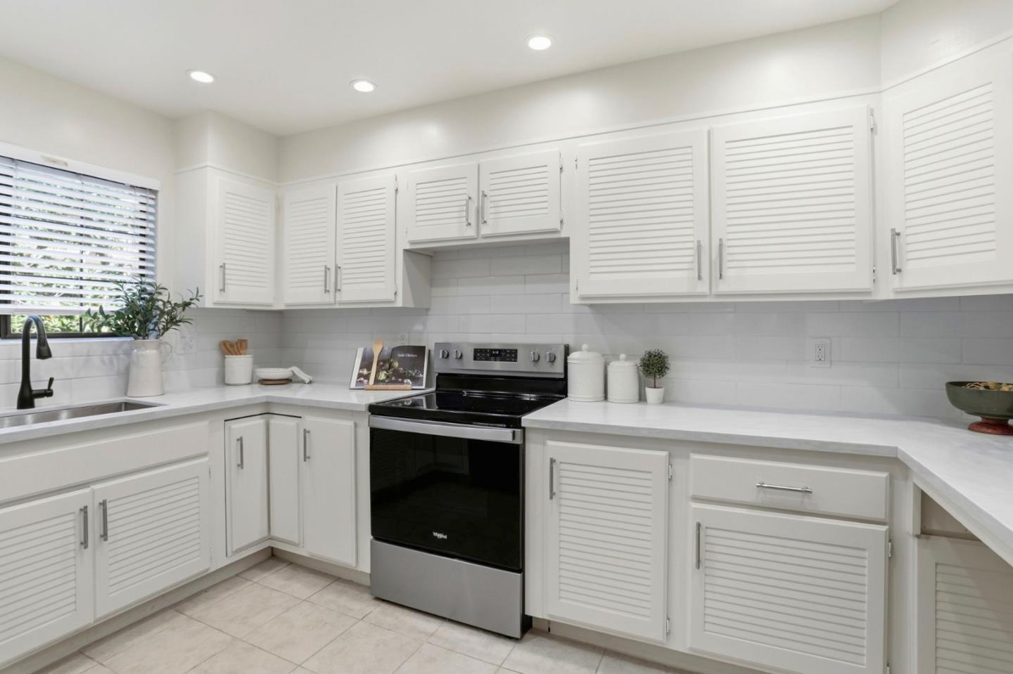 Detail Gallery Image 4 of 31 For 1503 Alta Glen Dr, San Jose,  CA 95125 - 3 Beds | 3/1 Baths