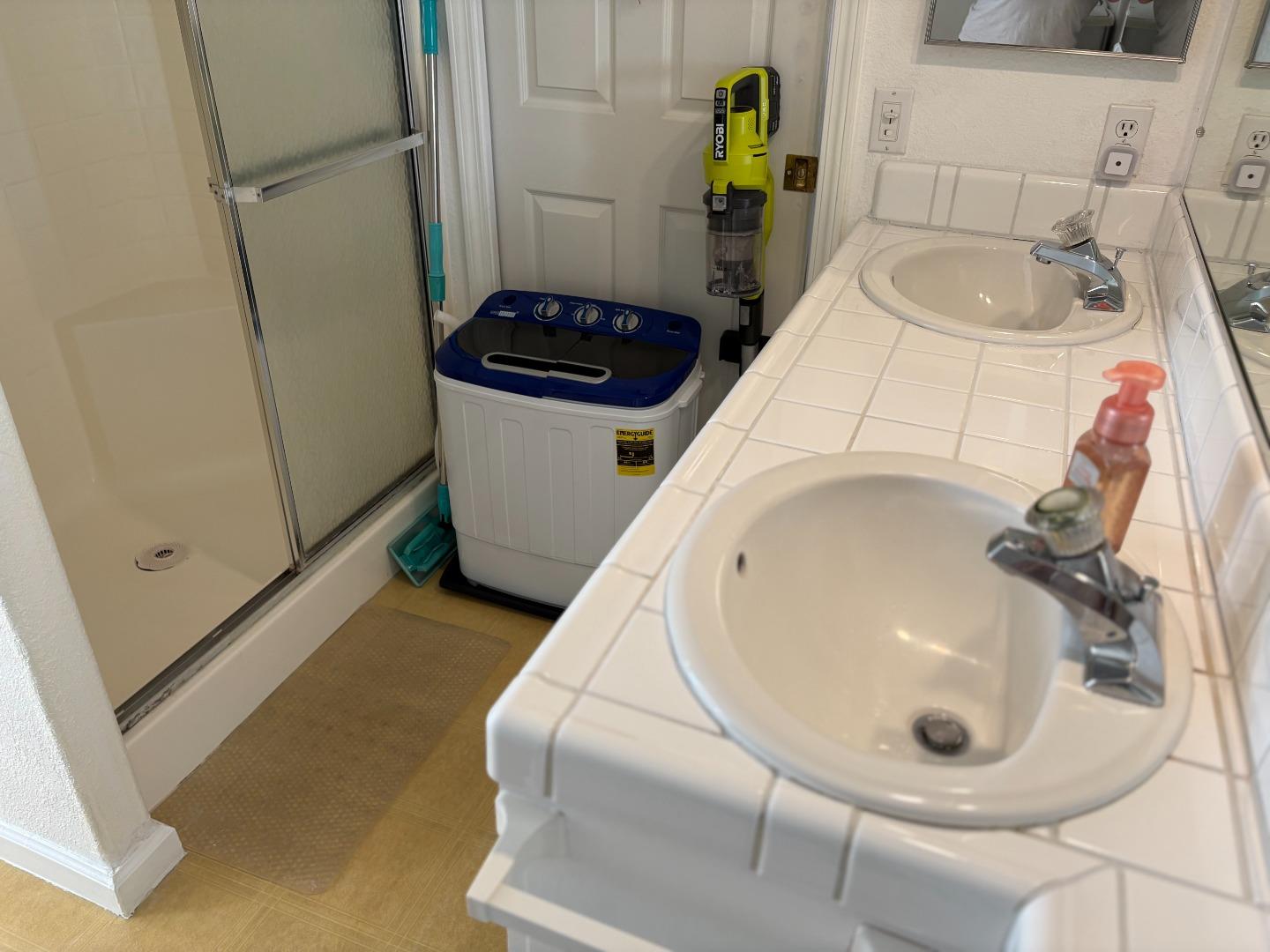 Detail Gallery Image 14 of 36 For 1201 Sycamore Ter #39,  Sunnyvale,  CA 94086 - 3 Beds | 2 Baths