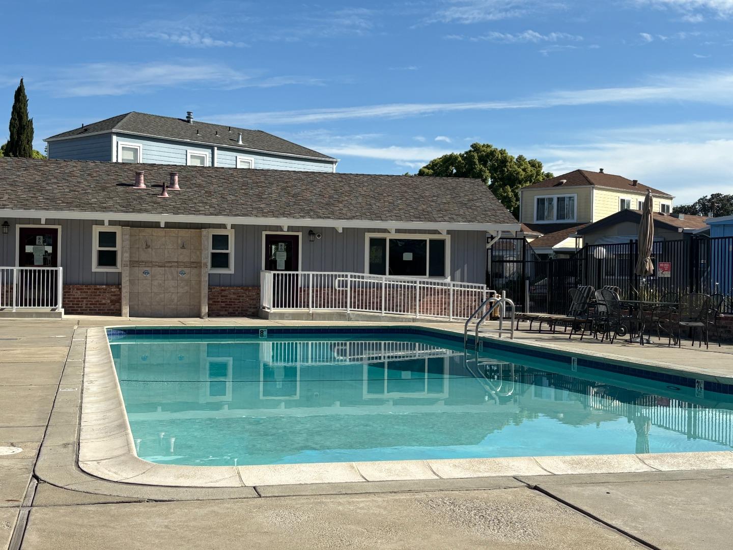 Detail Gallery Image 31 of 36 For 1201 Sycamore Ter #39,  Sunnyvale,  CA 94086 - 3 Beds | 2 Baths