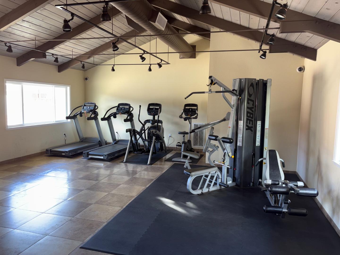 Detail Gallery Image 33 of 36 For 1201 Sycamore Ter #39,  Sunnyvale,  CA 94086 - 3 Beds | 2 Baths