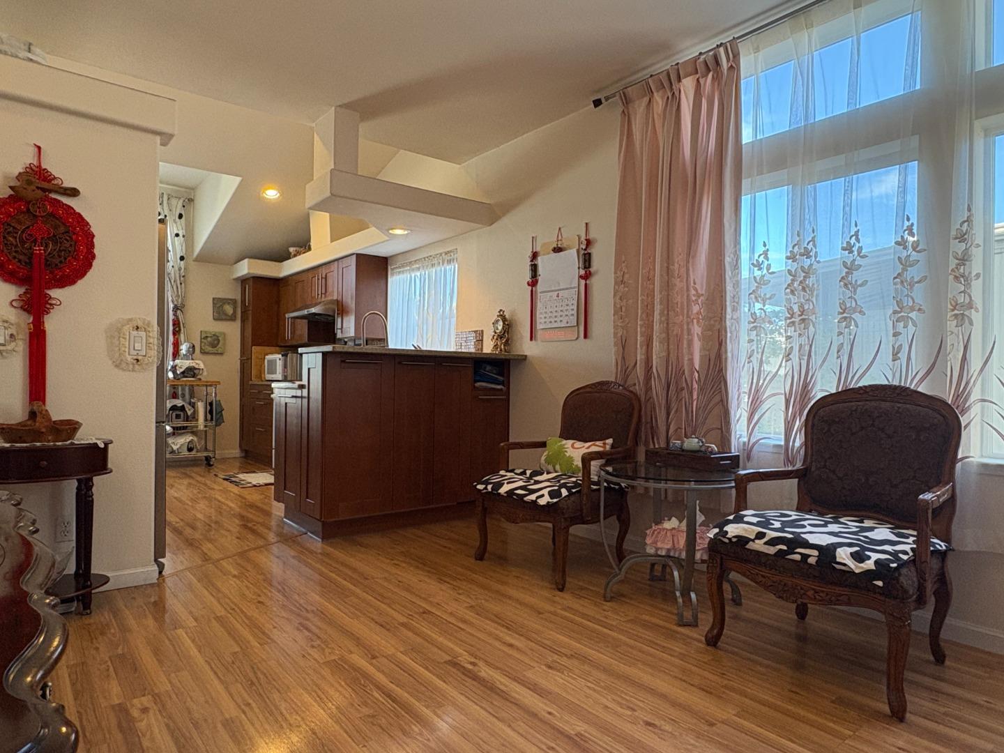 Detail Gallery Image 7 of 36 For 1201 Sycamore Ter #39,  Sunnyvale,  CA 94086 - 3 Beds | 2 Baths