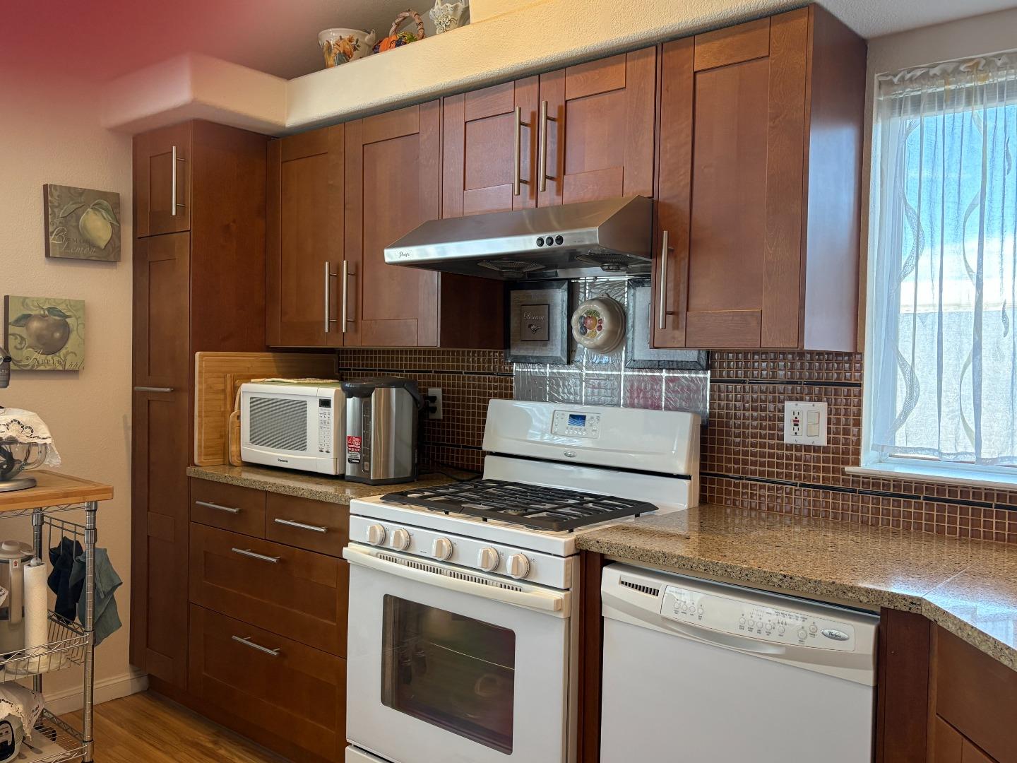 Detail Gallery Image 9 of 36 For 1201 Sycamore Ter #39,  Sunnyvale,  CA 94086 - 3 Beds | 2 Baths