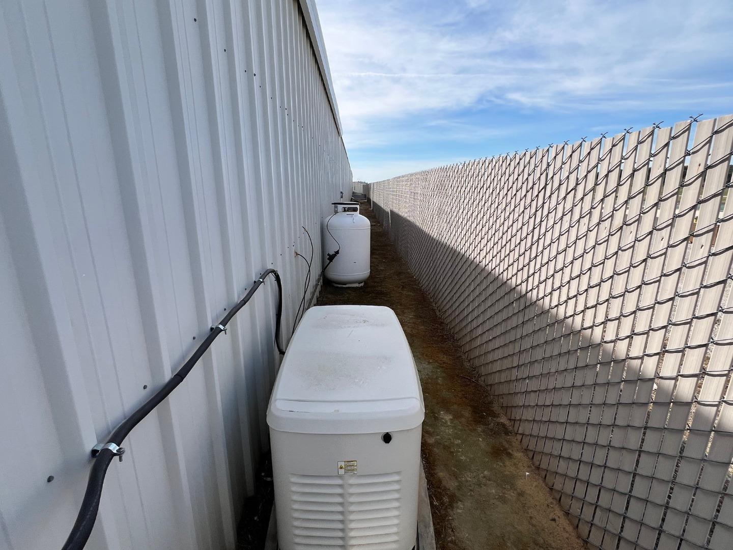 Detail Gallery Image 4 of 12 For Hangar #75 New Airport Rd, Auburn,  CA 95602 - – Beds | – Baths