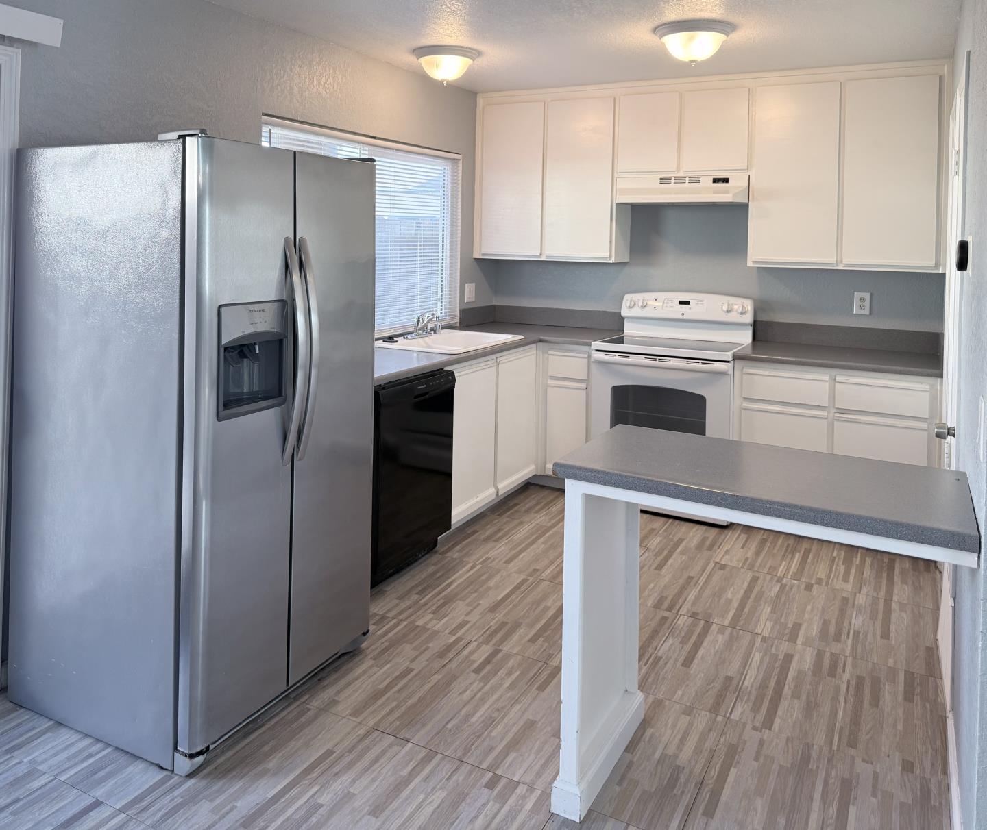 Detail Gallery Image 11 of 21 For 2423 Baltic Dr, Fairfield,  CA 94533 - 3 Beds | 1/1 Baths