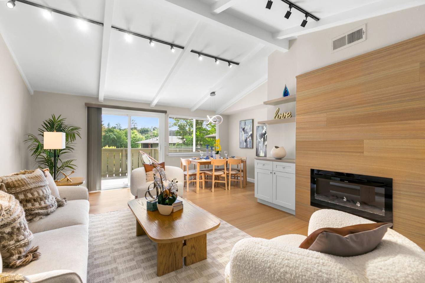 Detail Gallery Image 5 of 16 For 14351 Saratoga Ave #B,  Saratoga,  CA 95070 - 2 Beds | 2 Baths