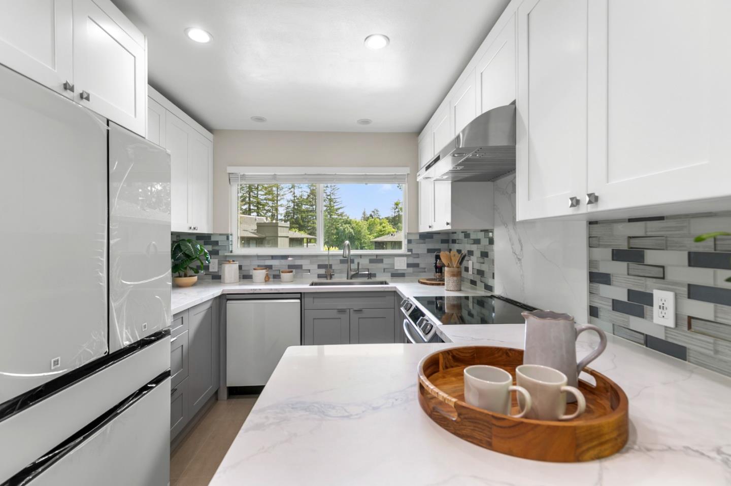 Detail Gallery Image 8 of 16 For 14351 Saratoga Ave #B,  Saratoga,  CA 95070 - 2 Beds | 2 Baths