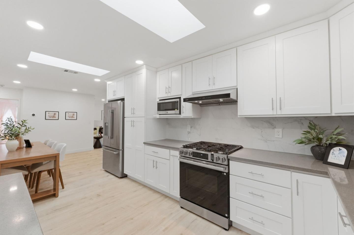 Detail Gallery Image 10 of 43 For Harwood Rd, San Jose,  CA 95124 - 6 Beds | 4 Baths