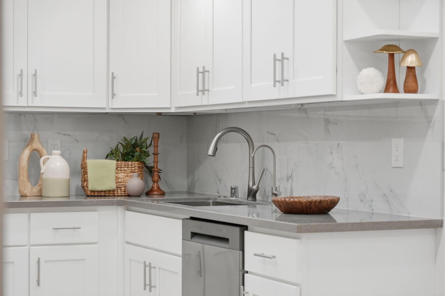 Detail Gallery Image 11 of 43 For Harwood Rd, San Jose,  CA 95124 - 6 Beds | 4 Baths