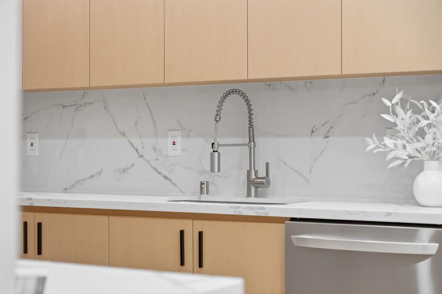 Detail Gallery Image 32 of 43 For Harwood Rd, San Jose,  CA 95124 - 6 Beds | 4 Baths