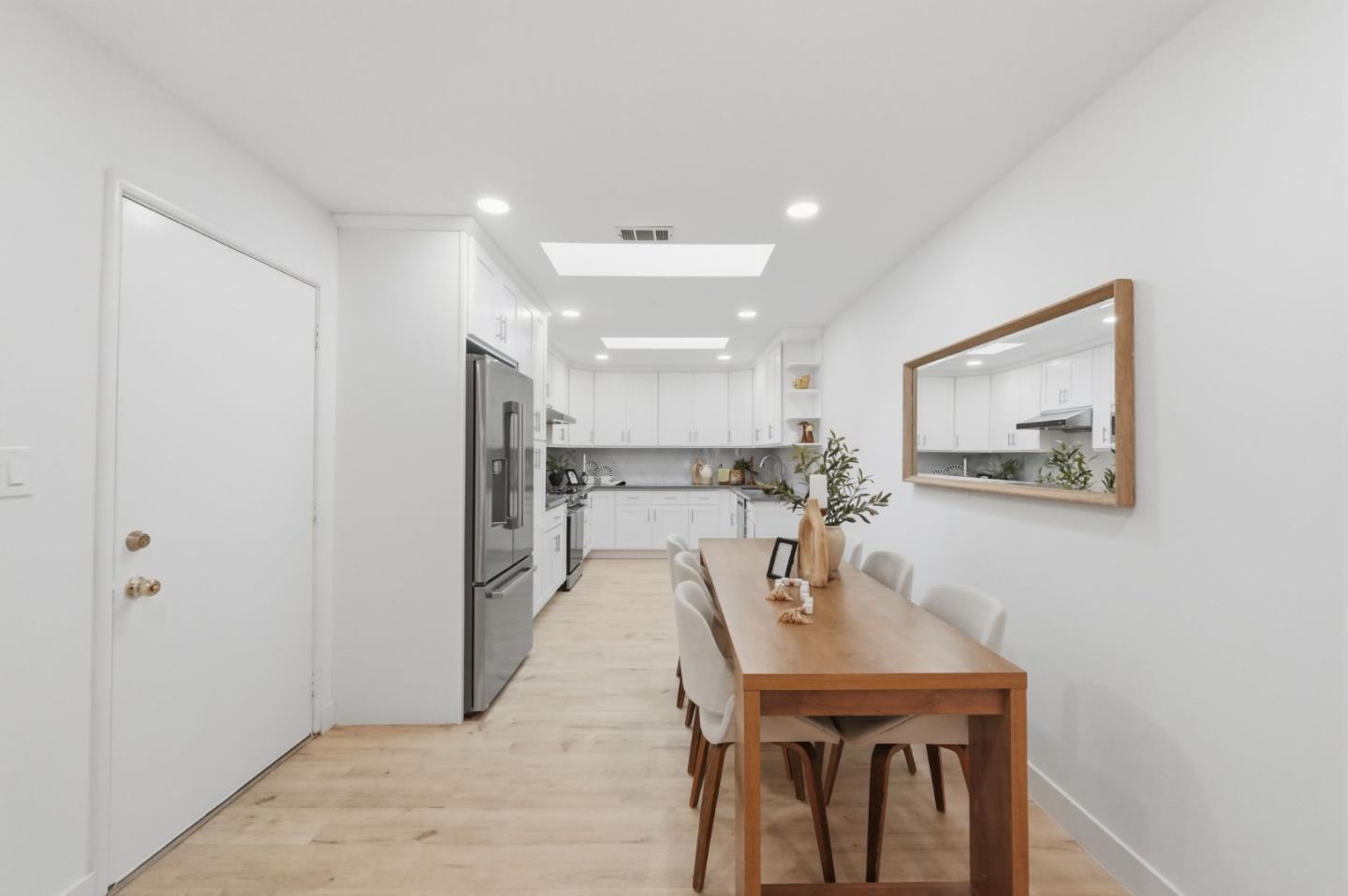 Detail Gallery Image 7 of 43 For Harwood Rd, San Jose,  CA 95124 - 6 Beds | 4 Baths