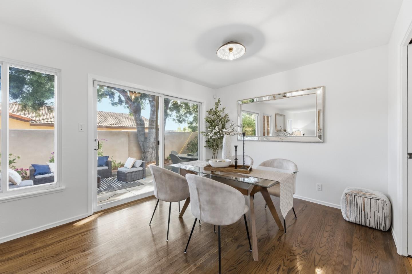 Detail Gallery Image 13 of 37 For 681 Emerald Hill Rd, Redwood City,  CA 94061 - 3 Beds | 2 Baths