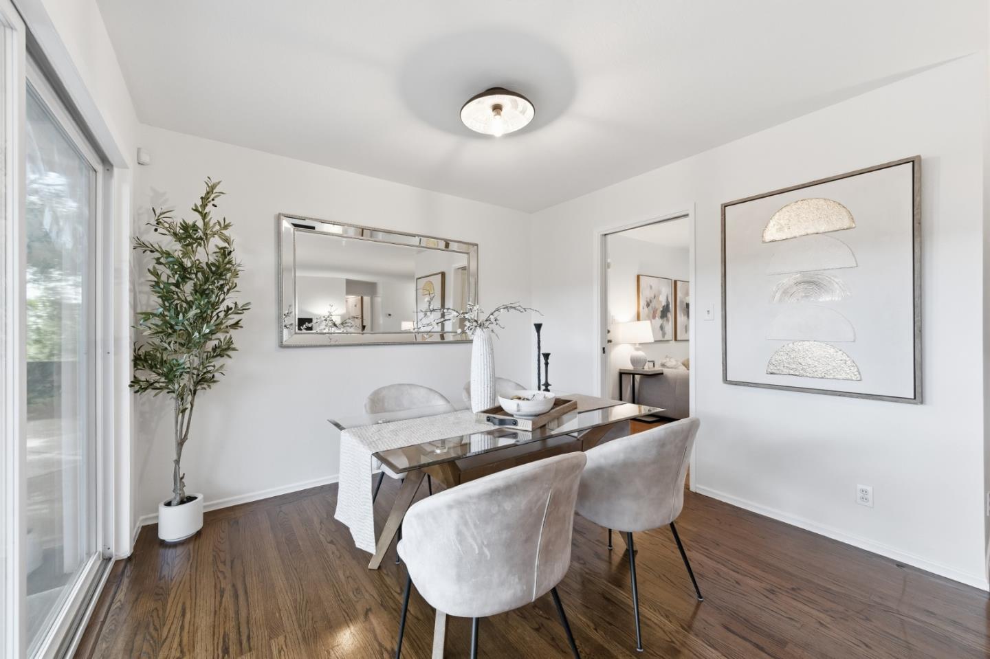 Detail Gallery Image 18 of 37 For 681 Emerald Hill Rd, Redwood City,  CA 94061 - 3 Beds | 2 Baths