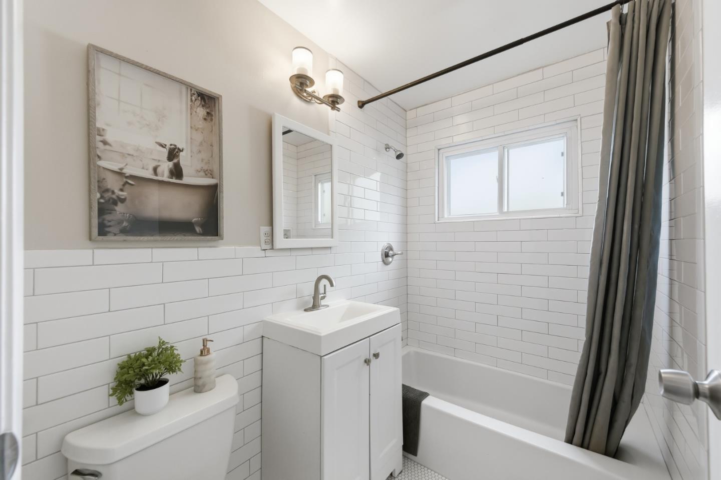 Detail Gallery Image 24 of 37 For 681 Emerald Hill Rd, Redwood City,  CA 94061 - 3 Beds | 2 Baths