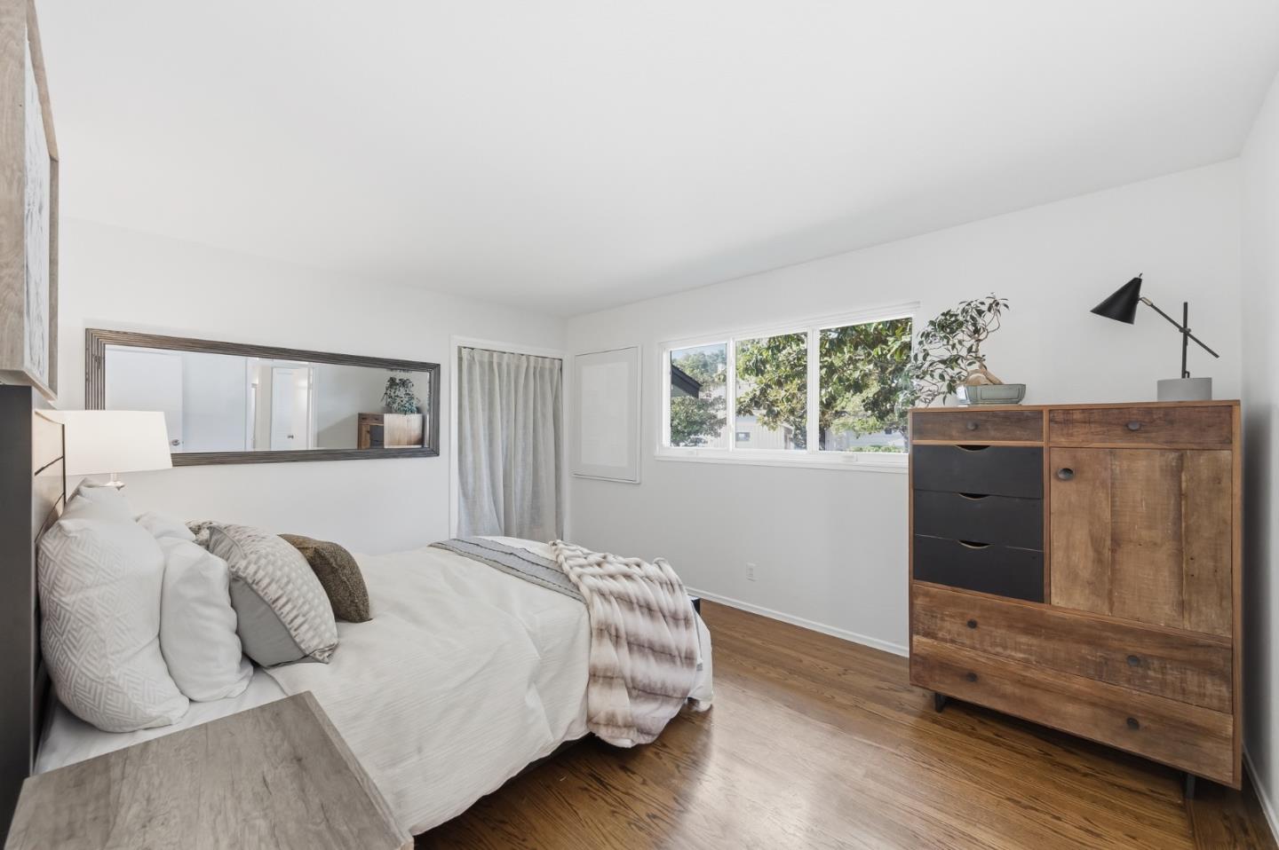 Detail Gallery Image 25 of 37 For 681 Emerald Hill Rd, Redwood City,  CA 94061 - 3 Beds | 2 Baths