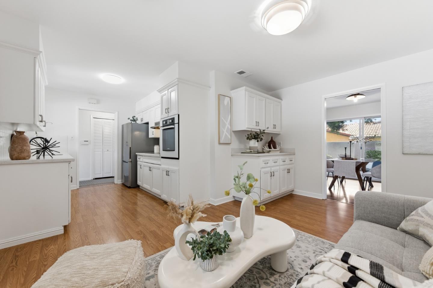 Detail Gallery Image 33 of 37 For 681 Emerald Hill Rd, Redwood City,  CA 94061 - 3 Beds | 2 Baths