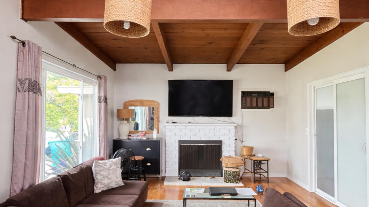 Detail Gallery Image 2 of 6 For 1223 Kiely Blvd, Santa Clara,  CA 95051 - 3 Beds | 2 Baths