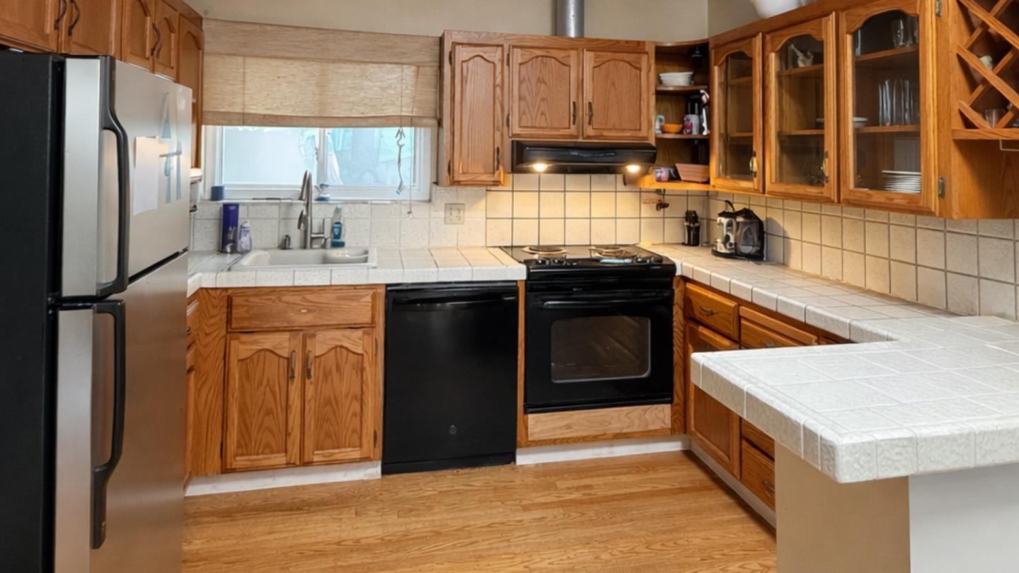 Detail Gallery Image 3 of 6 For 1223 Kiely Blvd, Santa Clara,  CA 95051 - 3 Beds | 2 Baths