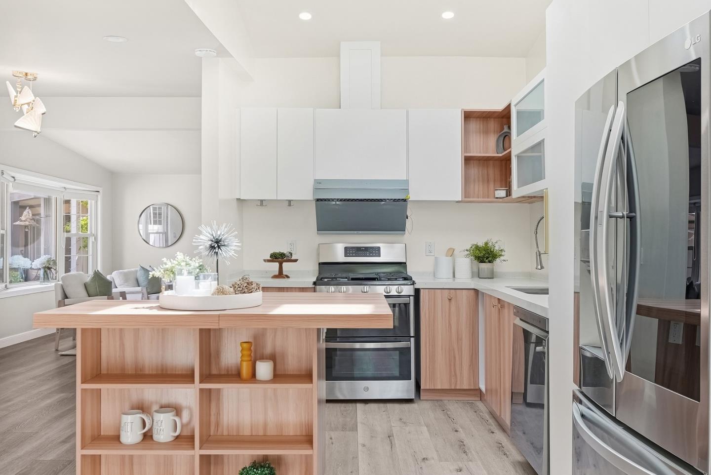 Detail Gallery Image 12 of 44 For 747 Madrone Ave, Sunnyvale,  CA 94085 - 3 Beds | 2/1 Baths