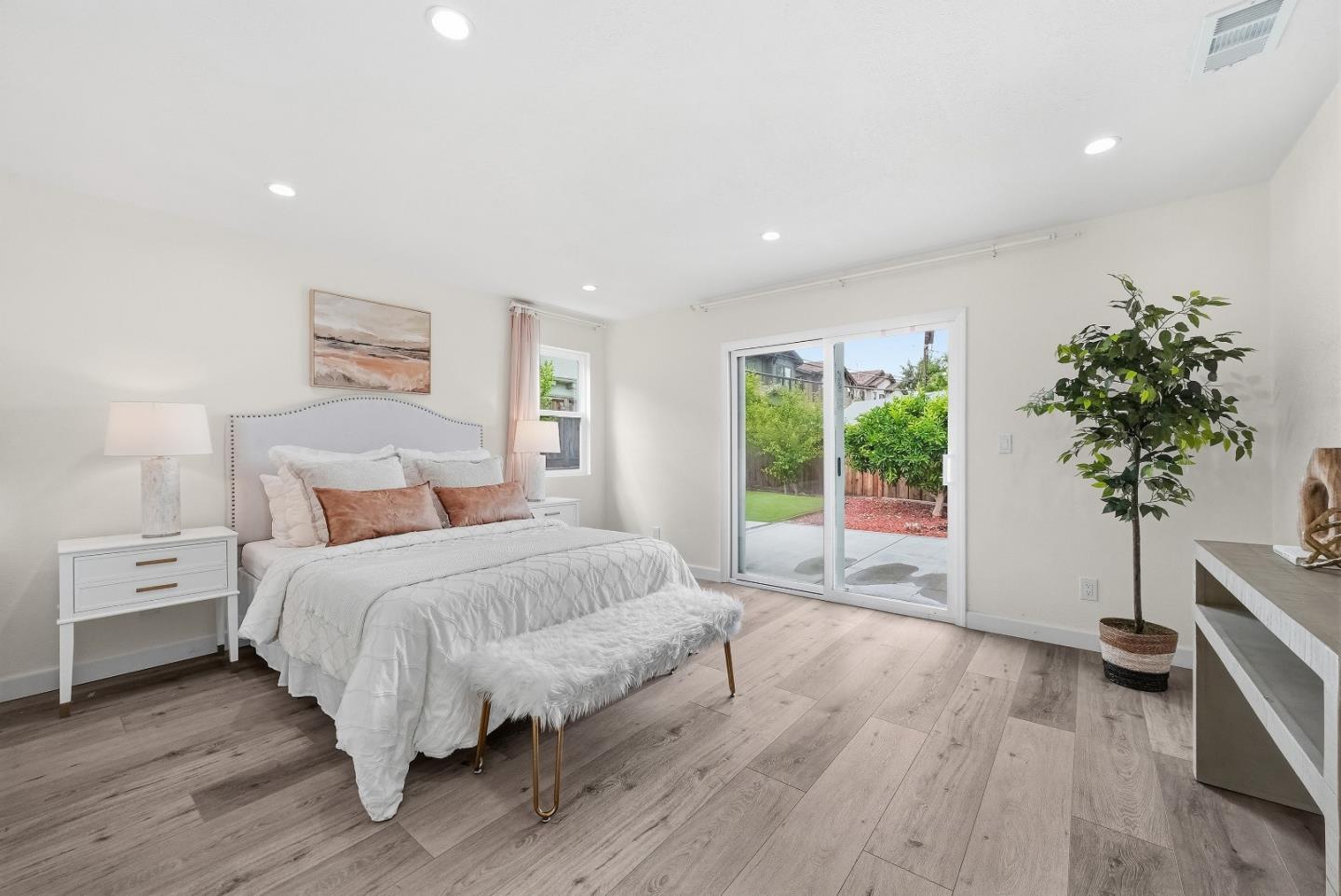 Detail Gallery Image 24 of 44 For 747 Madrone Ave, Sunnyvale,  CA 94085 - 3 Beds | 2/1 Baths