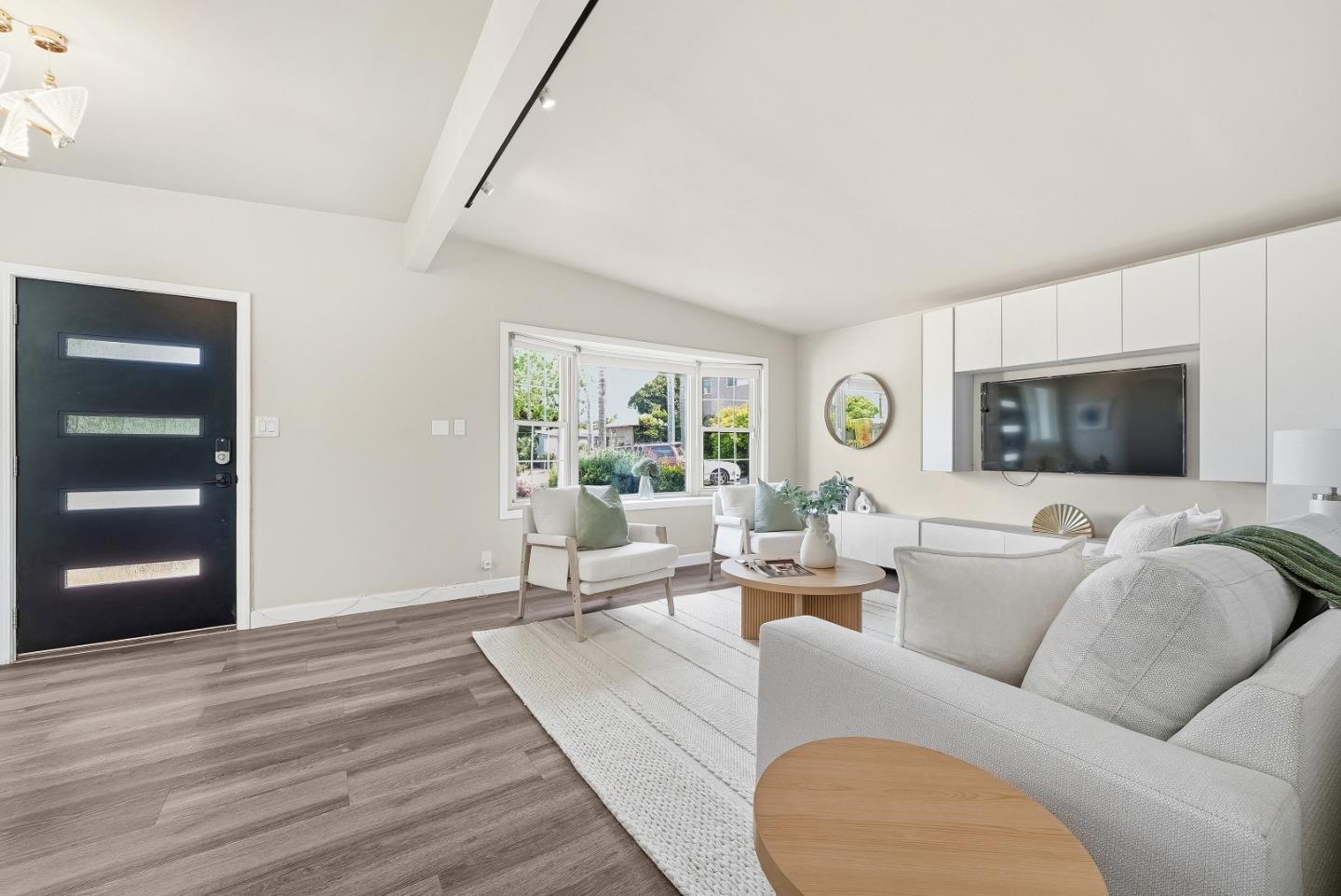 Detail Gallery Image 4 of 44 For 747 Madrone Ave, Sunnyvale,  CA 94085 - 3 Beds | 2/1 Baths