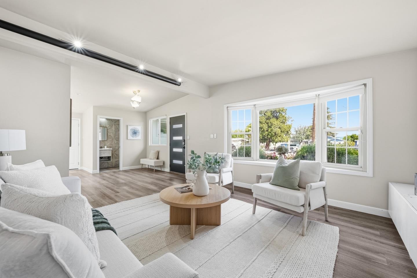 Detail Gallery Image 5 of 44 For 747 Madrone Ave, Sunnyvale,  CA 94085 - 3 Beds | 2/1 Baths