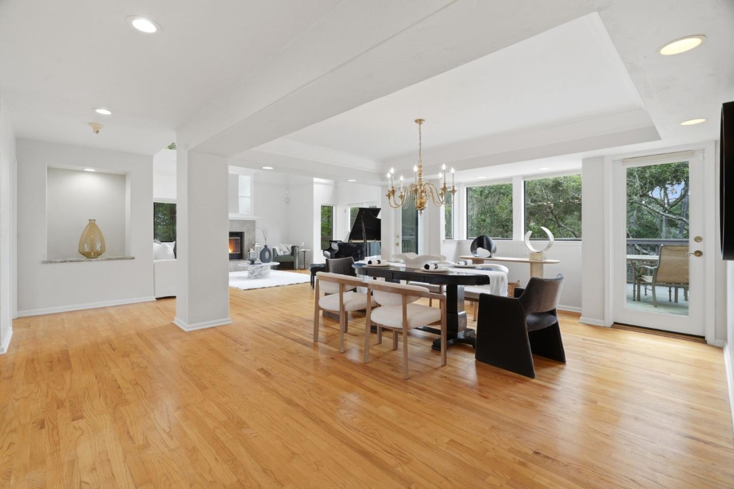 Detail Gallery Image 10 of 54 For 8 Cramden Dr, Monterey,  CA 93940 - 4 Beds | 3/1 Baths